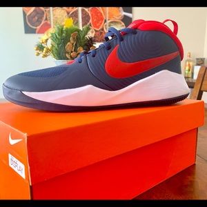 Nike Team Hustle D9 7Y midnight navy/university red